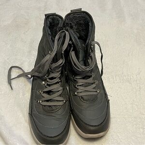 Skatie Gray Faux Fur Lined Boots